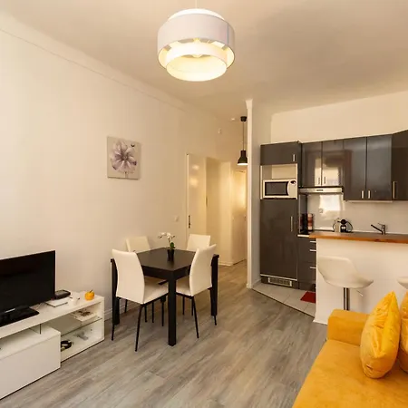 Elegant 2 In The Heart Of Cannes